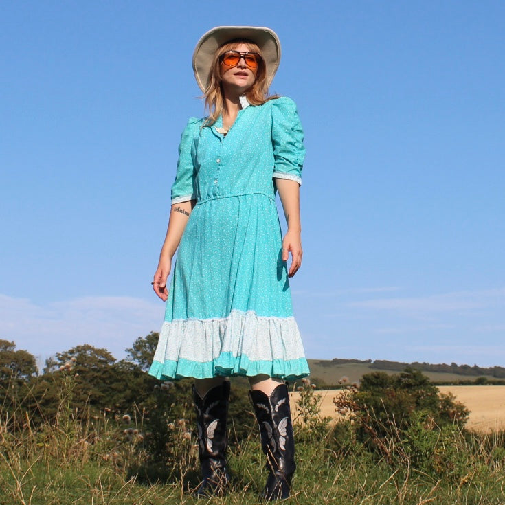 Light prairie dress in blue