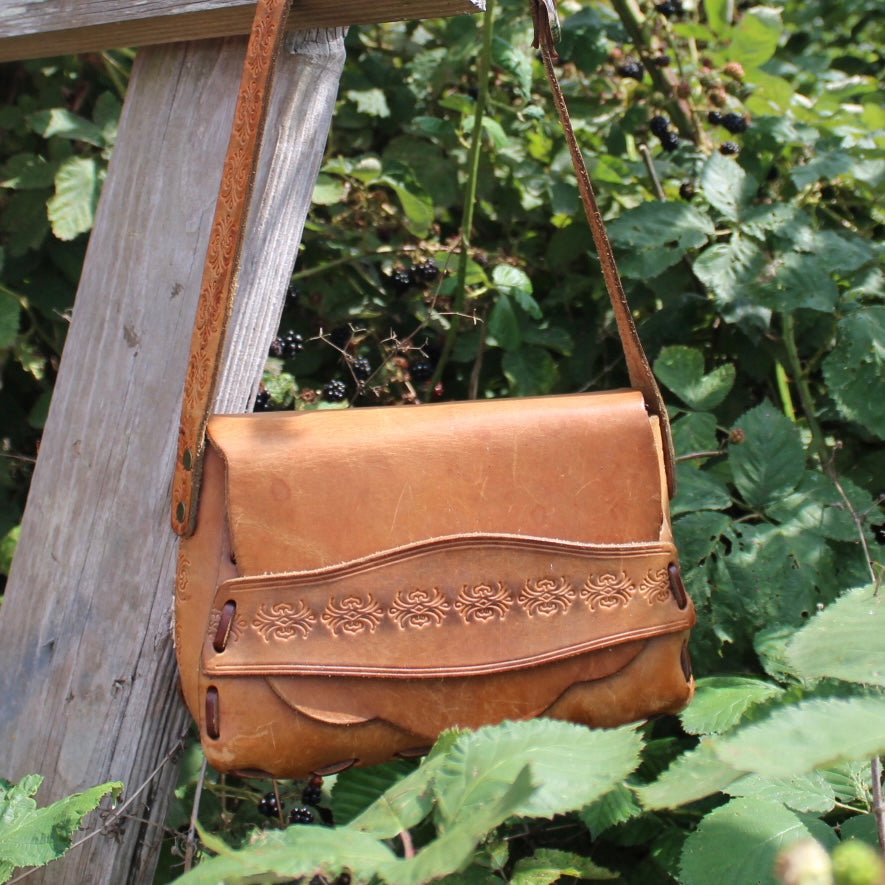 vintage leather shoulder bag