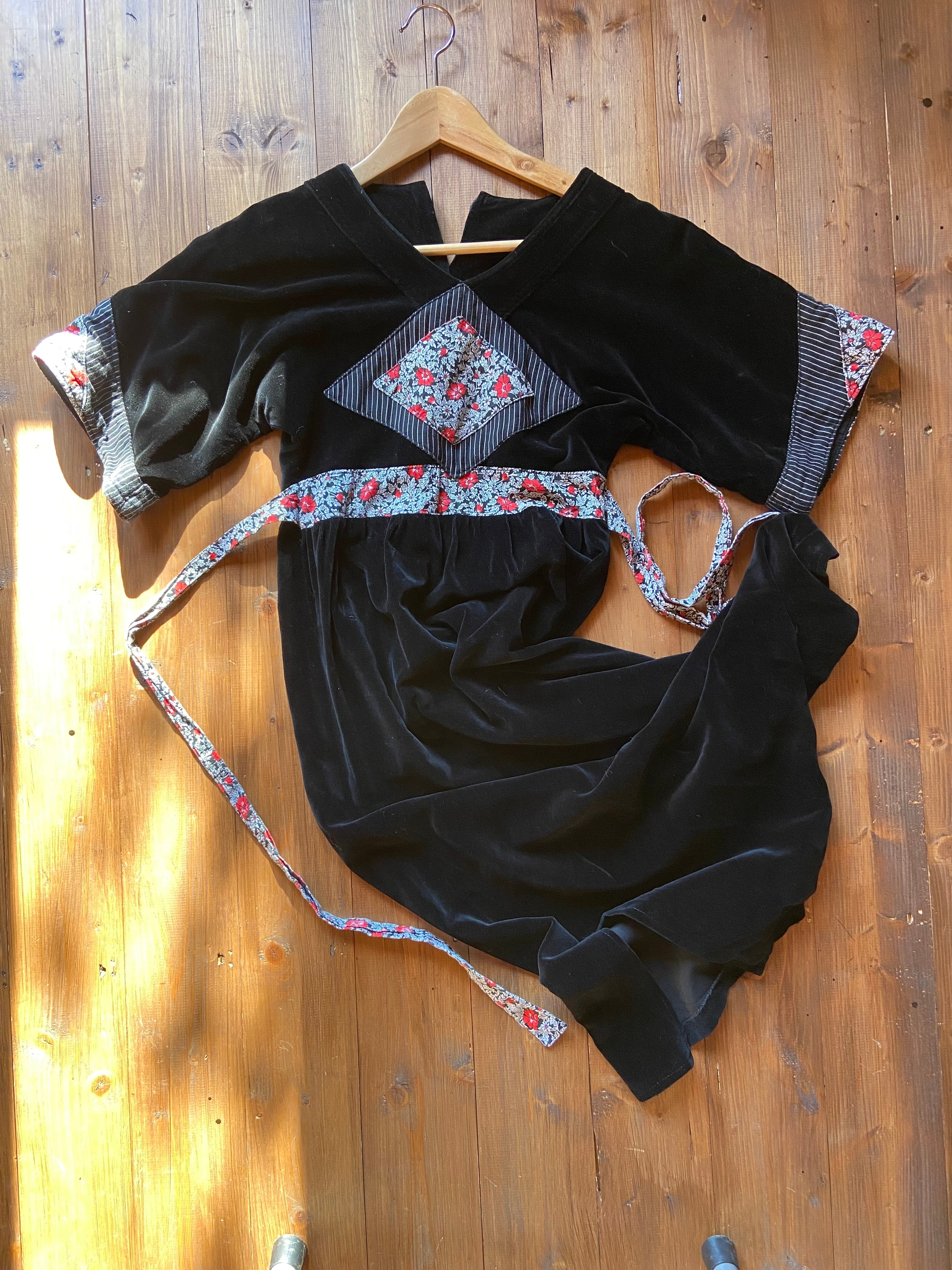 Black velvet long vintage winter dress